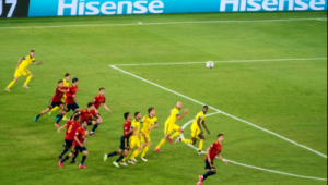 足球比赛比分呈现形式，胜者是否始终排在比分最前面？