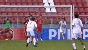 足球发角球能否直接射门?背后门道与多种情况解析