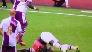 足球爆趟会伤到脚吗