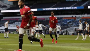 足球扇巴掌是否属于肘击行为