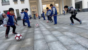 初中近视儿童能学足球吗？探讨近视与足球运动的适配性