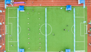 颠足球后脚很酸正常吗？解析背后原因及应对方法