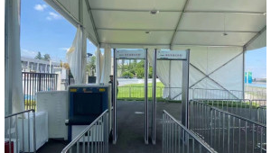 足球能否过安检门？背后隐藏的安检规定与争议探讨