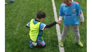 我们踢的是友谊足球吗？赛场内外纷争背后友谊真谛待寻