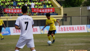 足球中场休息：球员会更换球衣吗？背后原因你知道吗？