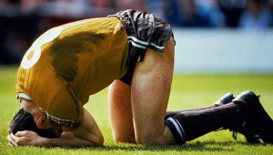 足球跪地滑行是真的吗？带你揭开足球场上这一动作的真相