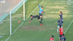 足球跳下三米是否犯规,规则细节深度剖析