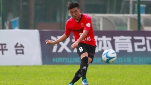 30岁踢职业足球晚不晚?逐梦绿茵场,年龄从来不是界限