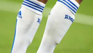 足球袜长度有讲究，它真的不超过膝盖吗？