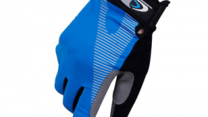 足球手套对女生防晒有用吗？揭开其防晒效果的真相