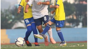 小学生必学的足球技术，助你驰骋绿茵场绽放光彩