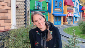 热尼亚踢足球厉害吗