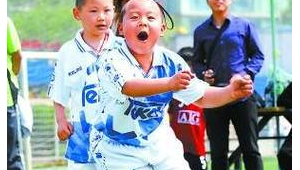 晚上踢足球对眼睛有益吗？探究夜间足球与护眼之间的关联