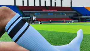 足球袜平时能穿吗？日常着装选择中足球袜的别样考量