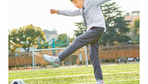 小学生足球最佳踢法探讨：究竟用哪里踢才最适合