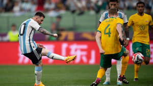 杜克看过乔踢足球吗