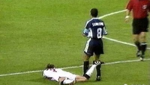 足球历史上是否有球员因伤死亡