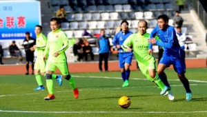 初学者足球怎么选？这些款式能助你在绿茵场迈出第一步