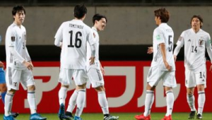 足球比赛中推队友行为之探讨：规则、后果与团队影响