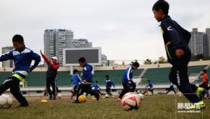 国外足球训练如何平衡学业?探寻兼顾之道