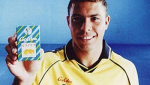 足球卡卡是哪年出名的