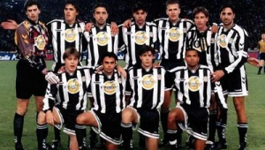 天下足球三强经典交锋，究竟是哪三队带来震撼对决？