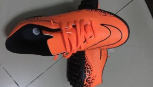 耐克足球碎钉鞋哪款比较好，全方位解析助你挑选心仪之选