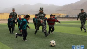 部队现在还有人踢足球吗？这项运动在部队是否仍能开展？