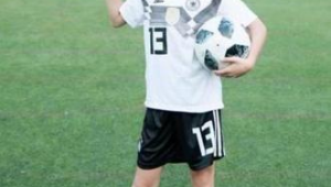 1.6米身高能否踢足球？实力与热爱或许能打破身高局限