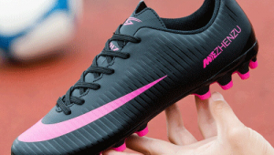 好穿的女款足球鞋怎么选？纠结买哪双足球鞋适合女生呢