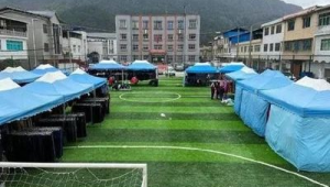 足球场周边能否摆摊？规则限制与现实情况探讨