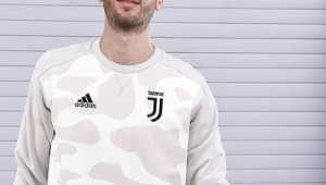 帅气足球外套女士能否驾驭？答案全在这里！