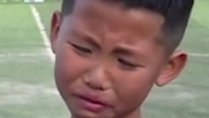 五岁男孩学足球晚不晚，开启足球梦想的最佳时机探讨