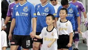 小龙不会踢足球吗为什么