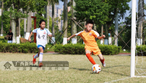 足球比赛中选择守哪方门球的策略与考量