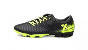 超燃推荐！这几双又酷又好看的男士足球鞋别错过