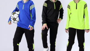 冬天足球球衣能穿出门吗？这些要点帮你做出选择