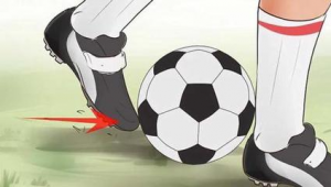 足球惯用脚画圈的人多吗？是普遍现象还是少数人的独特技能？