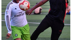 大学才学会踢足球？青春逐梦，足球场上的后起之秀之旅