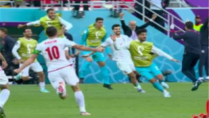 足球员眼中无球星？赛场内外视角差异引发的思考