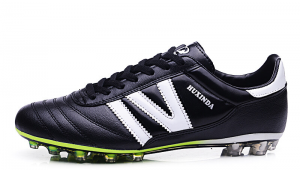 预算300内的足球鞋怎么选?这几款值得关注