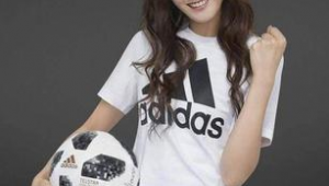 足球服搭配什么裤子好看吗