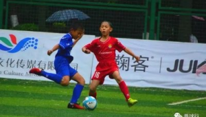 在家里练足球可行吗？场地限制、安全考量等因素全解析