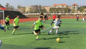 女生足球传球力气小吗？打破刻板印象探寻真实答案