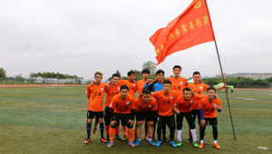 足球场要合照拍照吗