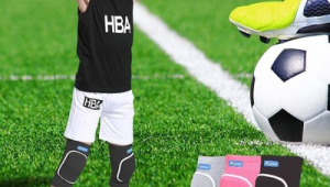 踢足球必须戴护板吗？是安全保障还是可有可无的选择？