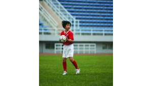 梅西踢足球要靠脑子吗？解析球王赛场智慧密码