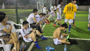 足球比赛是否设有中场休息时间,你知道吗?