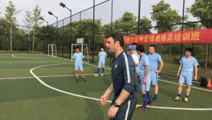 开足球训练班挣钱吗？从多方面因素看其盈利前景