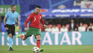 足球强队主场输球，此情形究竟是否算犯规引深思